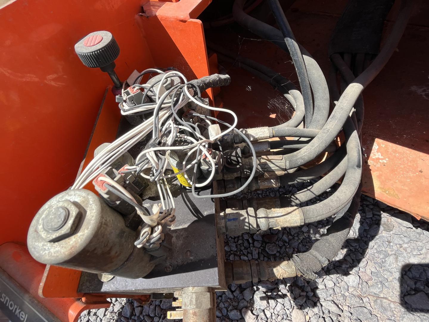 ./imagenes/INVOICE/2019/16862/ASCENSOR TIPO TIJERA SNORKEL S4732E (7).JPG